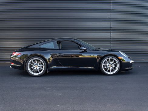 Certified 2016 Porsche 911 Carrera RWD image 26