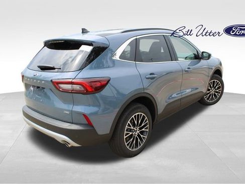 New 2025 Ford Escape Base image 3