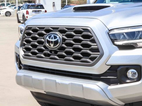 Certified 2023 Toyota Tacoma TRD Sport w/ TRD Premium Sport Package AWD/4WD image 9