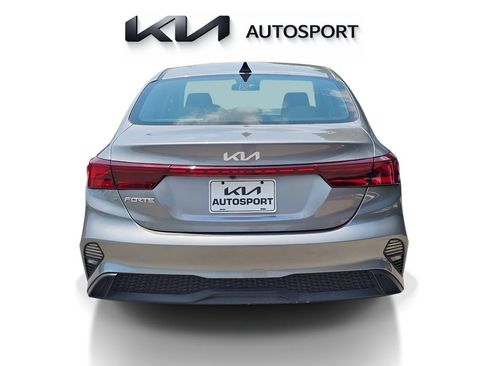 Certified 2024 Kia Forte LXS FWD image 11
