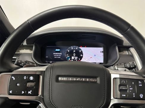 Used 2024 Land Rover Discovery Metropolitan Edition image 21
