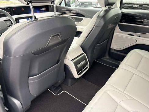 New 2026 Lincoln Nautilus Premier AWD/4WD image 17