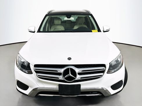 Used 2018 Mercedes-Benz GLC 300 4MATIC image 2
