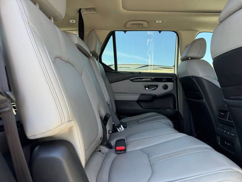 Used 2024 Honda Pilot Touring image 19