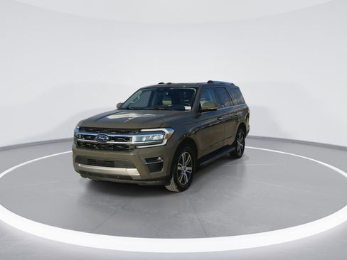 Used 2024 Ford Expedition Limited image 4