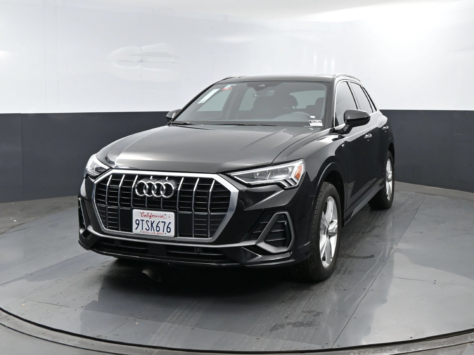 Used 2024 Audi Q3 2.0T Premium Plus AWD/4WD image 2