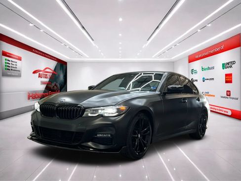 Used 2022 BMW 330i Sedan w/ M Sport Package RWD image 3