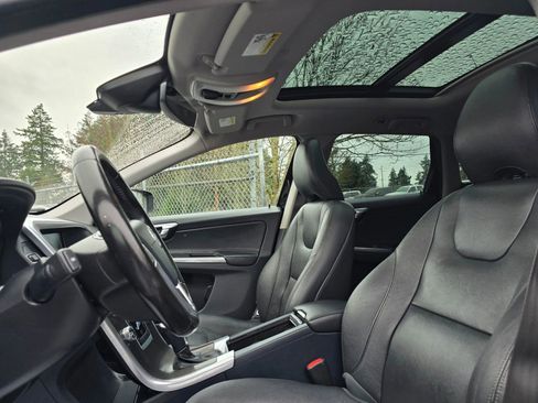 Used 2016 Volvo XC60 T5 Premier image 20