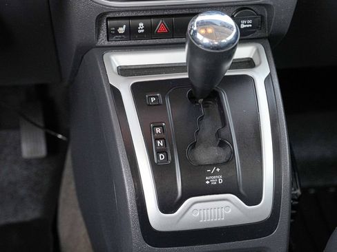Used 2017 Jeep Compass High Altitude AWD/4WD image 25