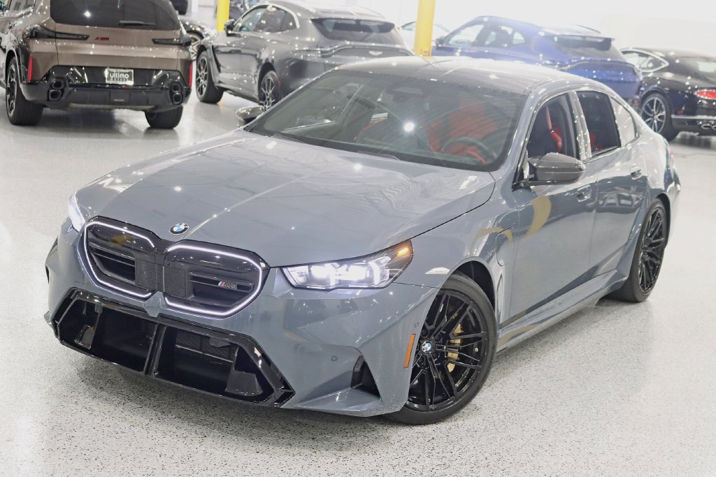 Used 2025 BMW M5 w/ Carbon Package AWD/4WD image 5