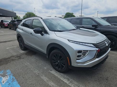 Used 2024 Mitsubishi Eclipse Cross AWD image 3