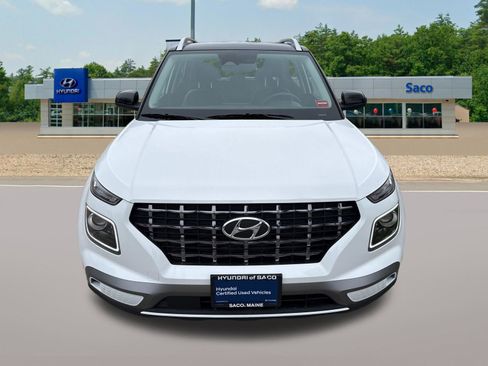 Certified 2025 Hyundai Venue Limited FWD image 8