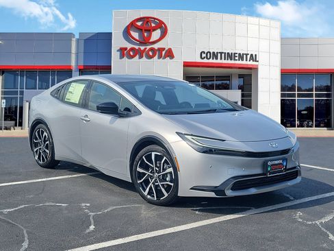 New 2026 Toyota Prius Plug-In Hybrid FWD image 2
