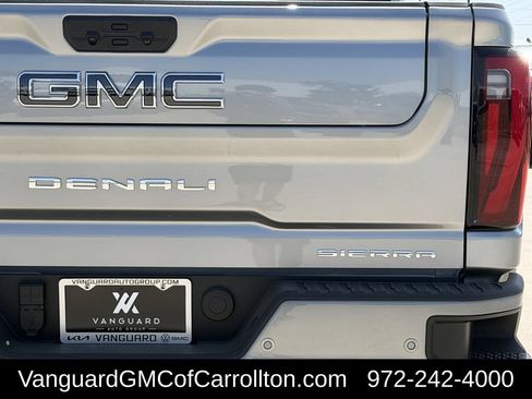 Used 2026 GMC Sierra 2500 Denali Ultimate AWD/4WD image 8