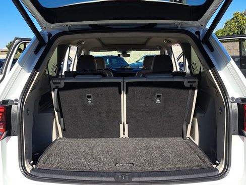 Used 2018 Volkswagen Atlas SEL Premium image 13