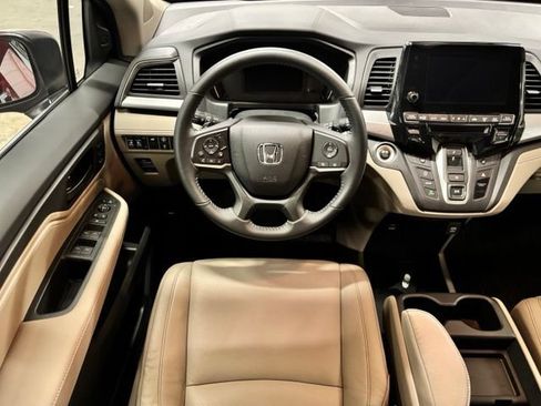 Used 2024 Honda Odyssey EX-L image 12