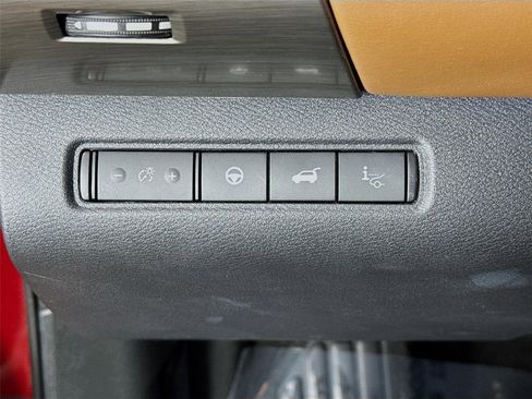 Certified 2023 Nissan Pathfinder Platinum AWD/4WD image 10