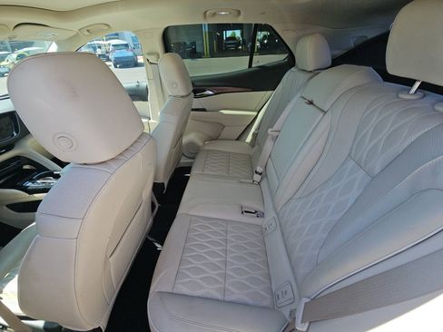 Used 2023 Buick Envision Avenir image 17