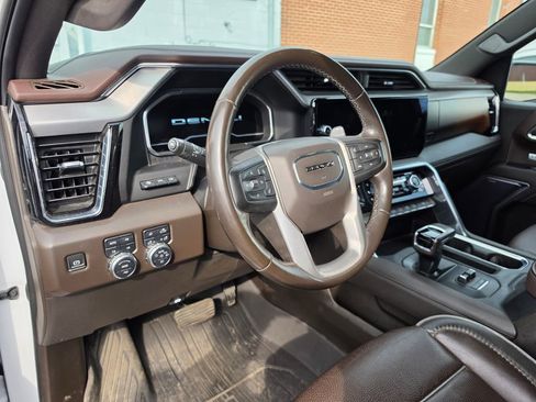 Used 2022 GMC Sierra 1500 Denali w/ Denali Reserve Package image 4