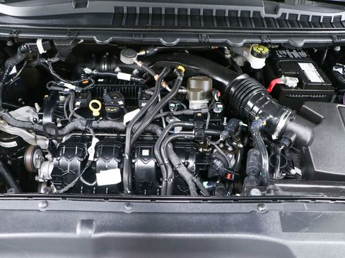 Used 2021 Ford Edge SE image 29