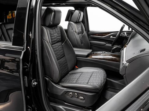 Used 2023 Cadillac Escalade Sport Platinum w/ LPO, ONYX Package image 20