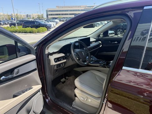 Used 2023 Lincoln Nautilus Reserve w/ Cargo Utility Package image 3