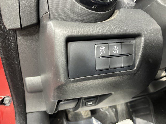 Used 2016 MAZDA MX-5 Miata Sport RWD image 29