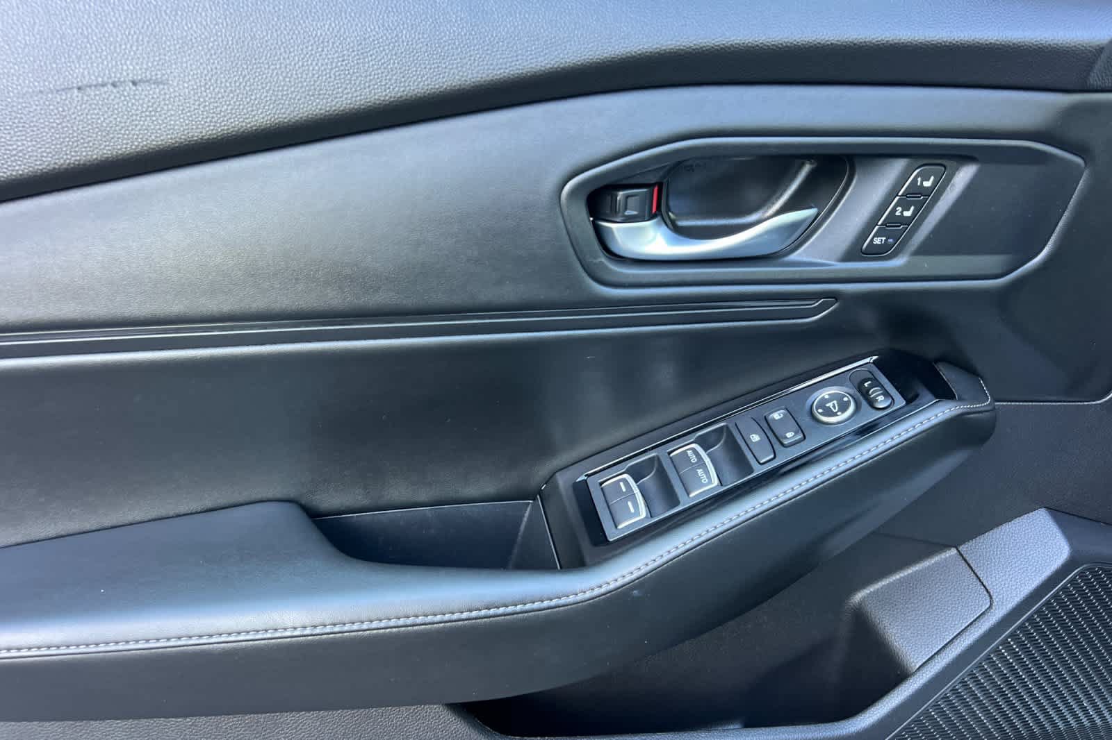 Used 2025 Honda Accord Touring image 12