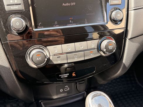 Used 2019 Nissan Rogue S w/ Special Edition Package AWD/4WD image 24