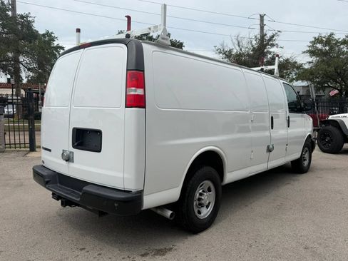 Used 2022 Chevrolet Express 3500 Extended w/ Driver Convenience Package RWD image 4