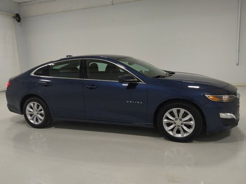 Used 2022 Chevrolet Malibu LT FWD image 11