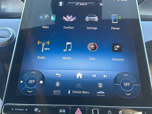 Used 2024 Mercedes-Benz GLC 300 w/ Winter Package image 29