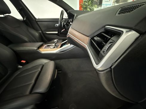Used 2020 BMW 330i Sedan w/ Convenience Package RWD image 22
