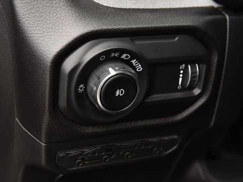 Used 2025 Jeep Wrangler Unlimited Sport AWD/4WD image 10