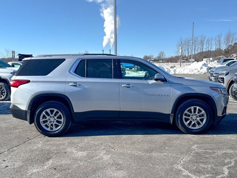 Certified 2018 Chevrolet Traverse LT image 9