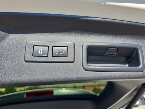 Used 2025 Subaru Forester Sport image 13