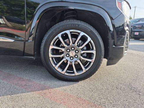 Used 2021 GMC Acadia Denali w/ Denali Technology Package FWD image 17