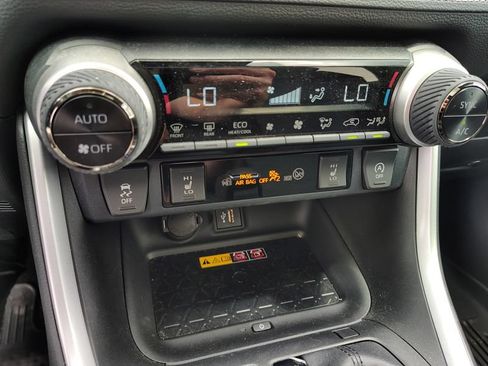 Used 2023 Toyota RAV4 XLE Premium AWD/4WD image 18