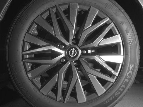 Used 2025 Nissan Altima 2.5 SV FWD image 14