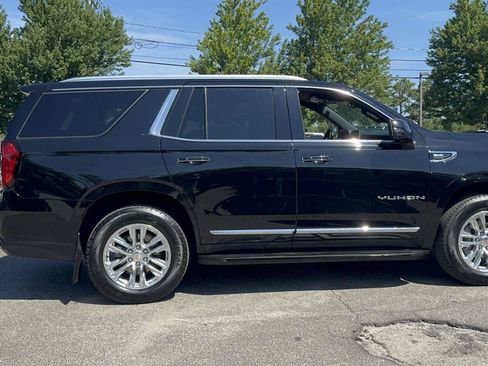 Used 2024 GMC Yukon SLT w/ SLT Luxury Package AWD/4WD image 3
