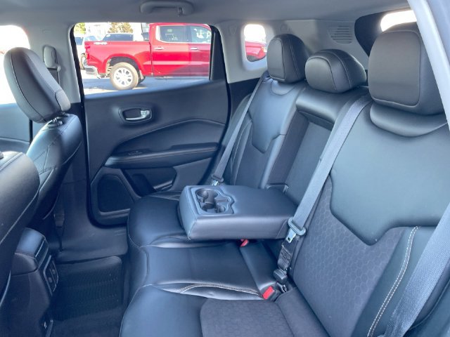 Used 2018 Jeep Compass Latitude AWD/4WD image 12
