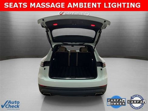 Used 2022 Porsche Cayenne w/ Premium Package image 7