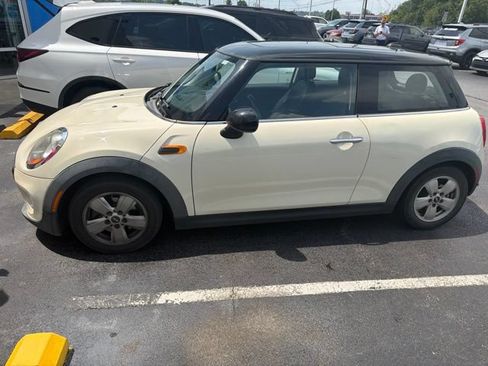 Used 2017 MINI Cooper 2-Door Hardtop FWD image 5