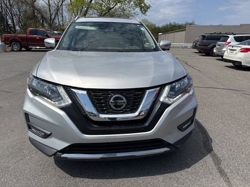 Used 2020 Nissan Rogue SV w/ Sun & Sound Touring Package AWD/4WD image 2