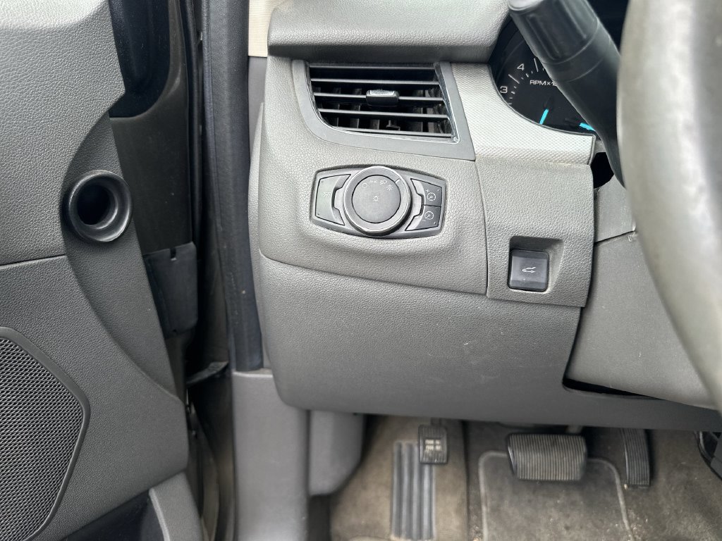 Used 2013 Ford Edge SEL FWD image 17