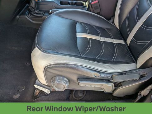 Used 2018 Jeep Wrangler Unlimited Sahara AWD/4WD image 15