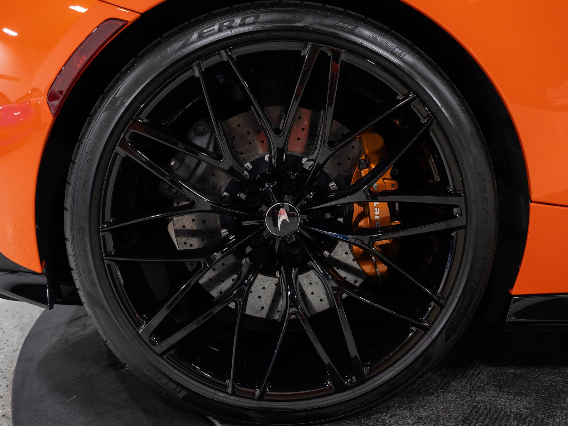 Used 2023 McLaren GT RWD image 27