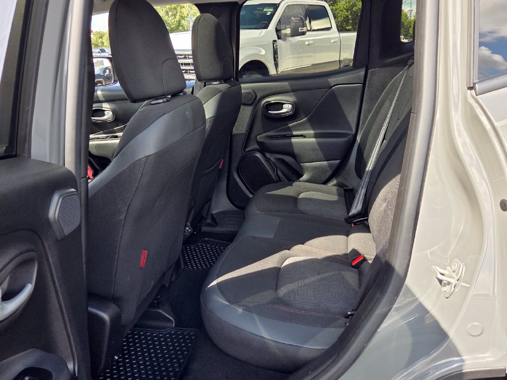 Used 2023 Jeep Renegade Trailhawk w/ Sun/Sound Group AWD/4WD image 4