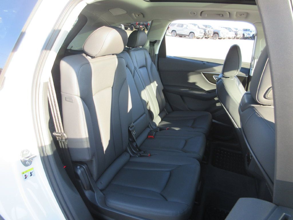 Used 2023 Audi Q7 3.0T Premium Plus AWD/4WD image 25