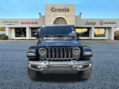 Used 2023 Jeep Wrangler Unlimited Sahara w/ Cold Weather Group AWD/4WD image 8